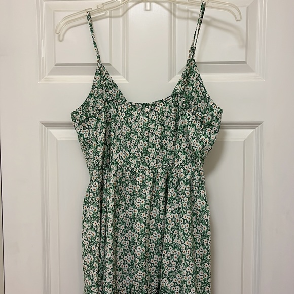 NWOT Green Floral Mini Dress With White Buttons. Size 8/10 - Picture 9 of 15